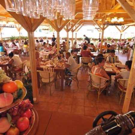 Hotel Pinguin Eforie Nord Ngoại thất bức ảnh