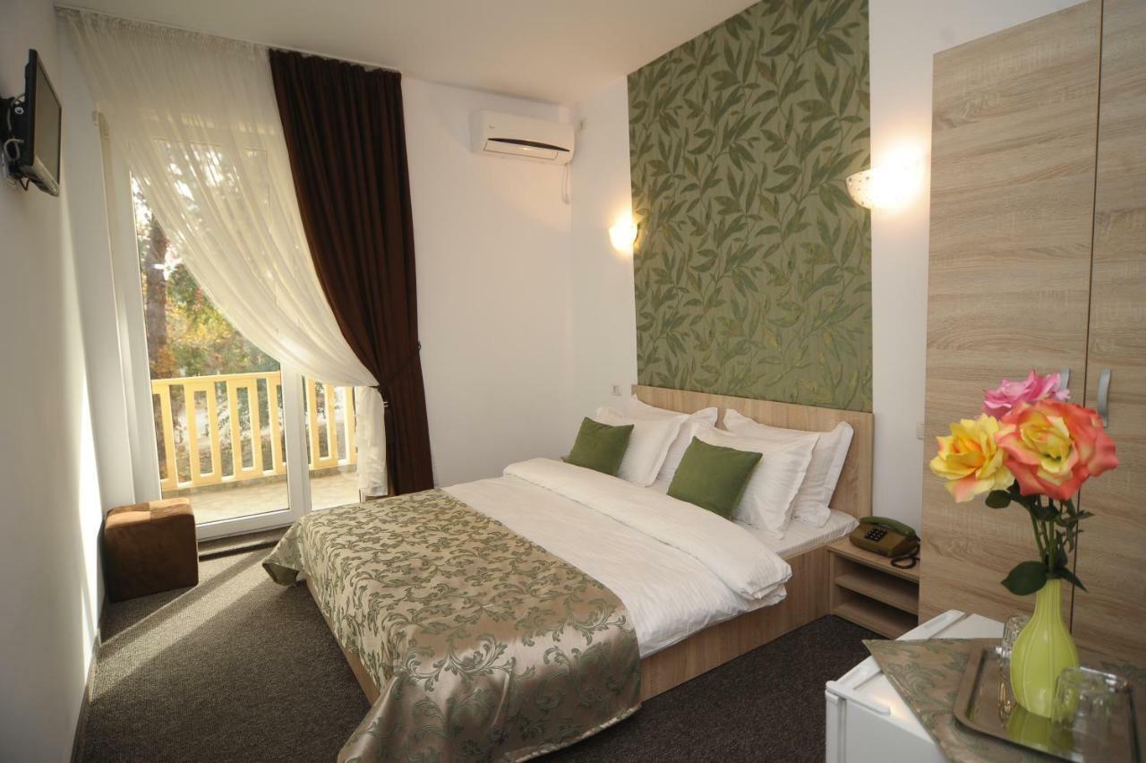Hotel Pinguin Eforie Nord Ngoại thất bức ảnh