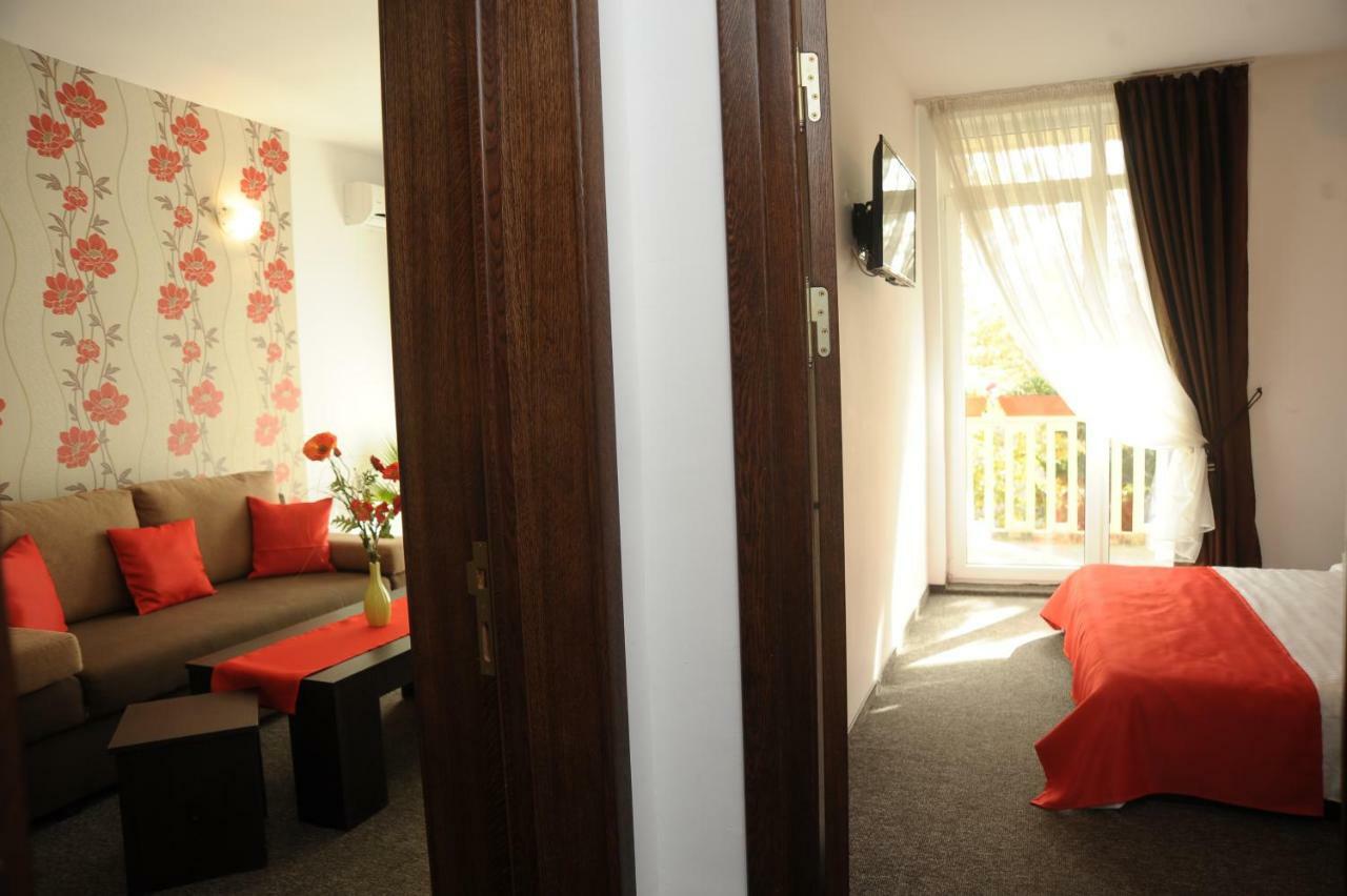 Hotel Pinguin Eforie Nord Ngoại thất bức ảnh