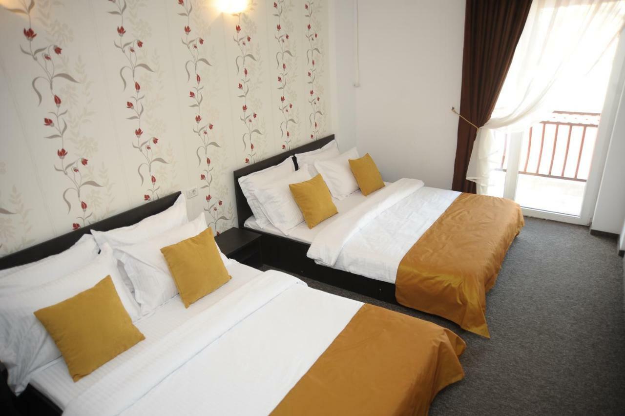 Hotel Pinguin Eforie Nord Ngoại thất bức ảnh